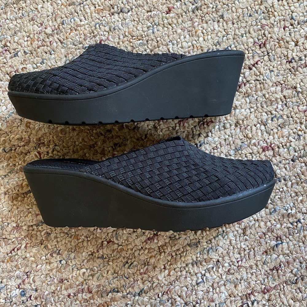 Steve Madden Brianne Yoga Platform Wedges